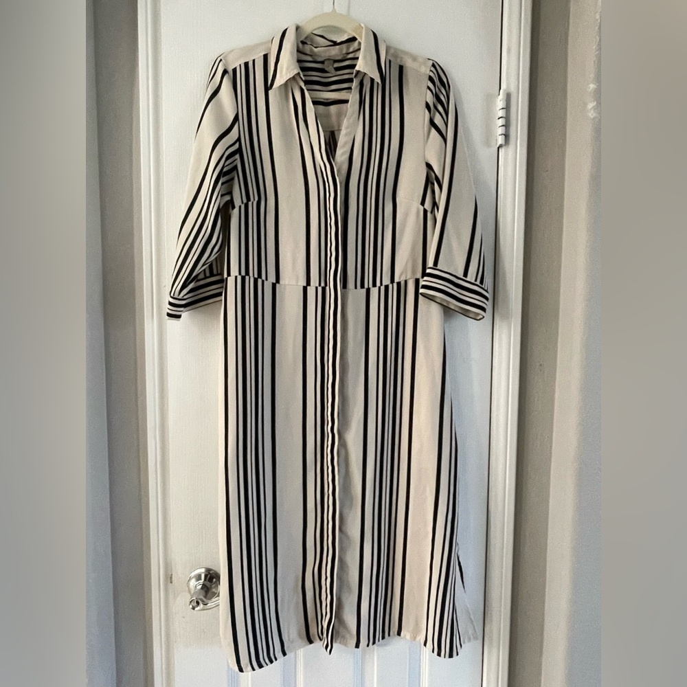 H&M Black and White Striped Long Sleeve Shirt Dress